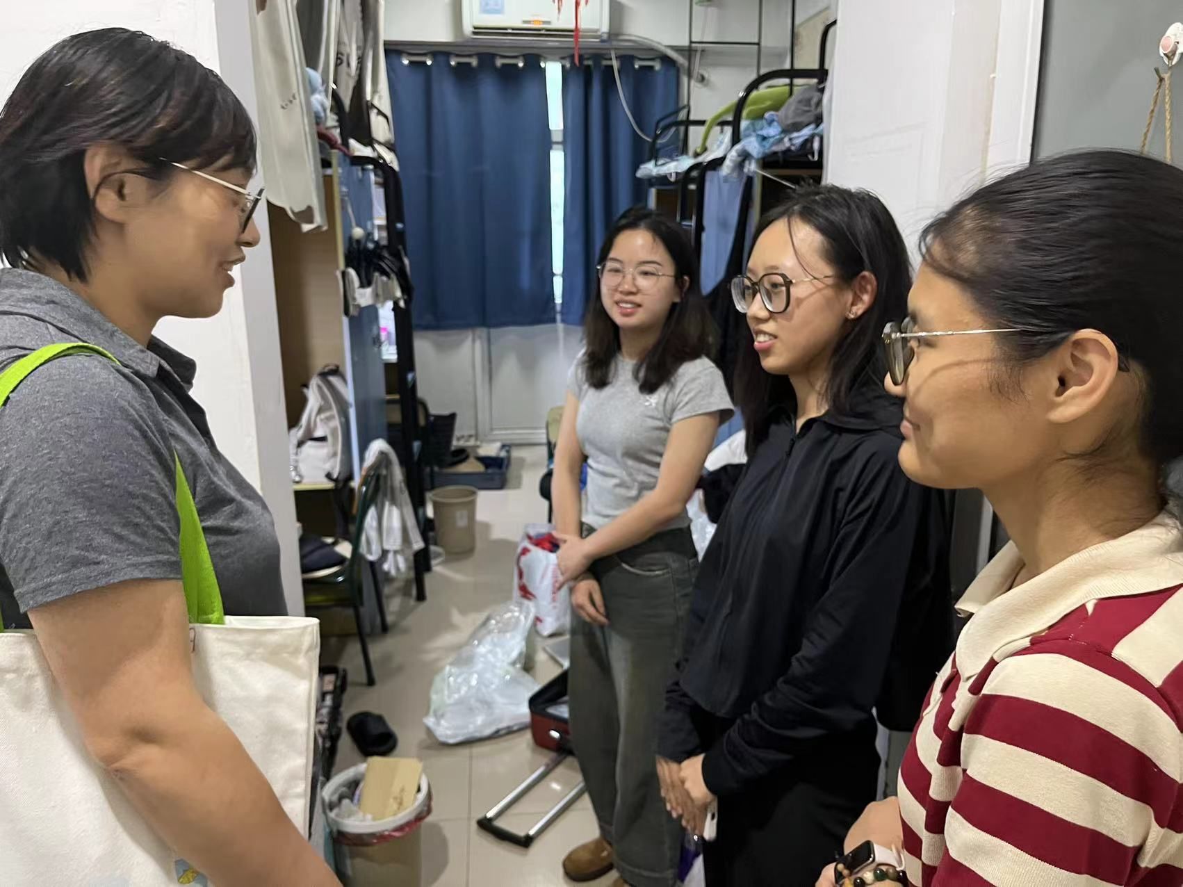 安康学院女生宿舍图片图片